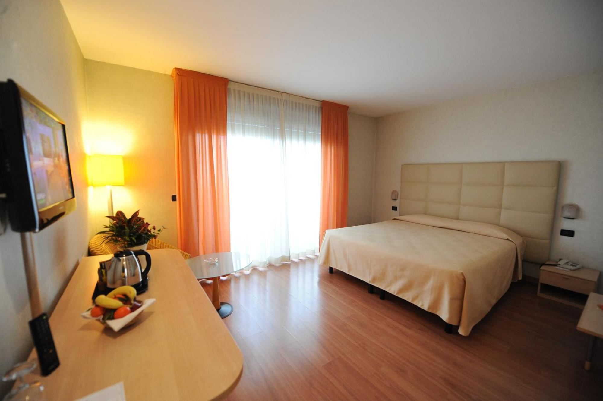 Hotel Donatello Imola Luaran gambar