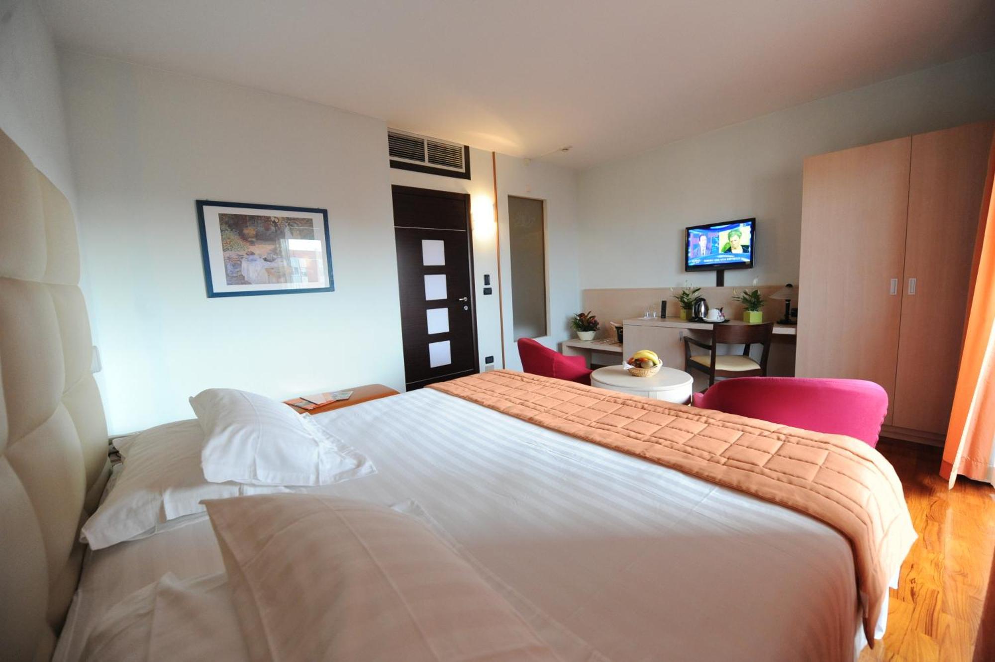 Hotel Donatello Imola Luaran gambar
